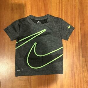 Short sleeve Nike tshirt